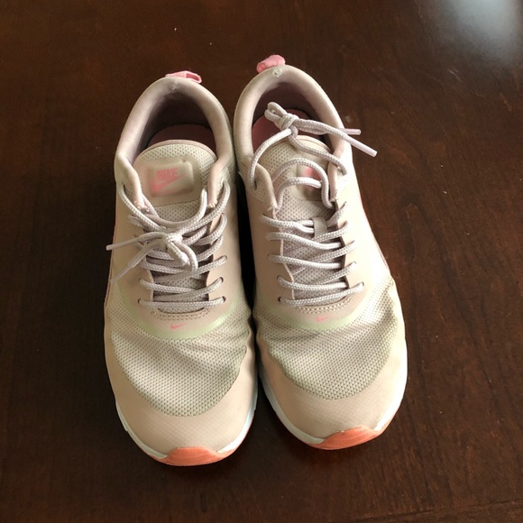 PINK NIKES! - Picture 5 of 6